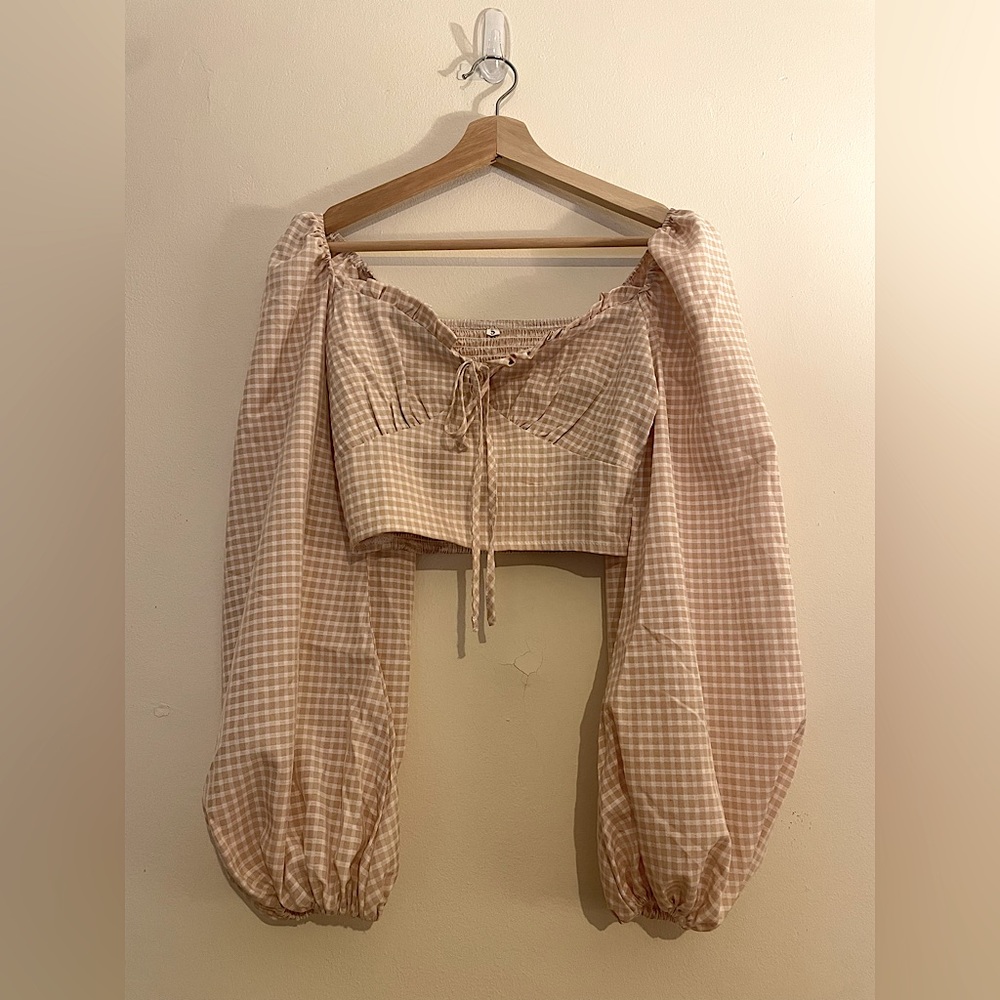 NWOT balloon sleeve checkered cropped top